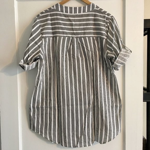 Women's Striped Pocket Button Down, Large - Picture 2 of 5